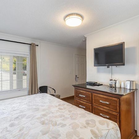 Vineyard Valley Inn Cloverdale Extérieur photo