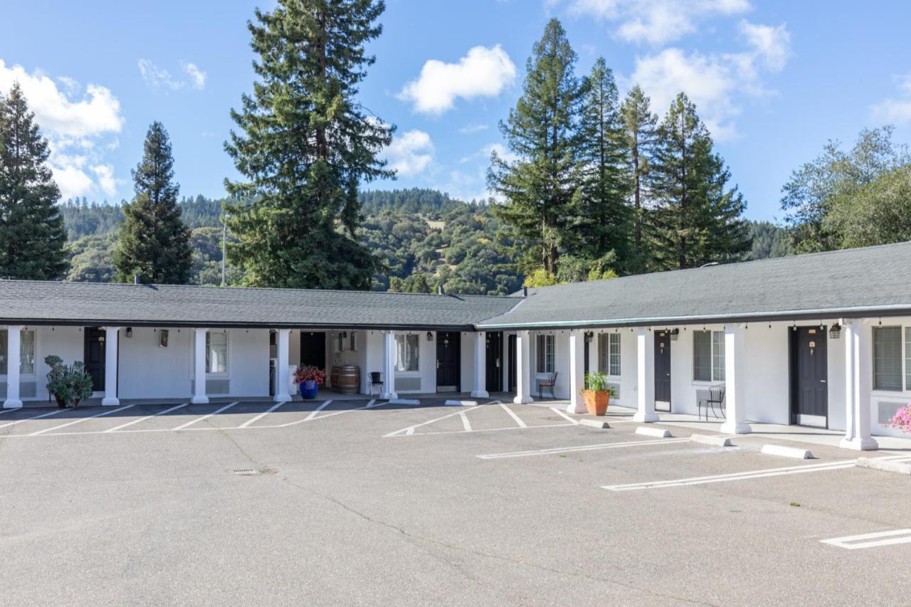 Vineyard Valley Inn Cloverdale Extérieur photo