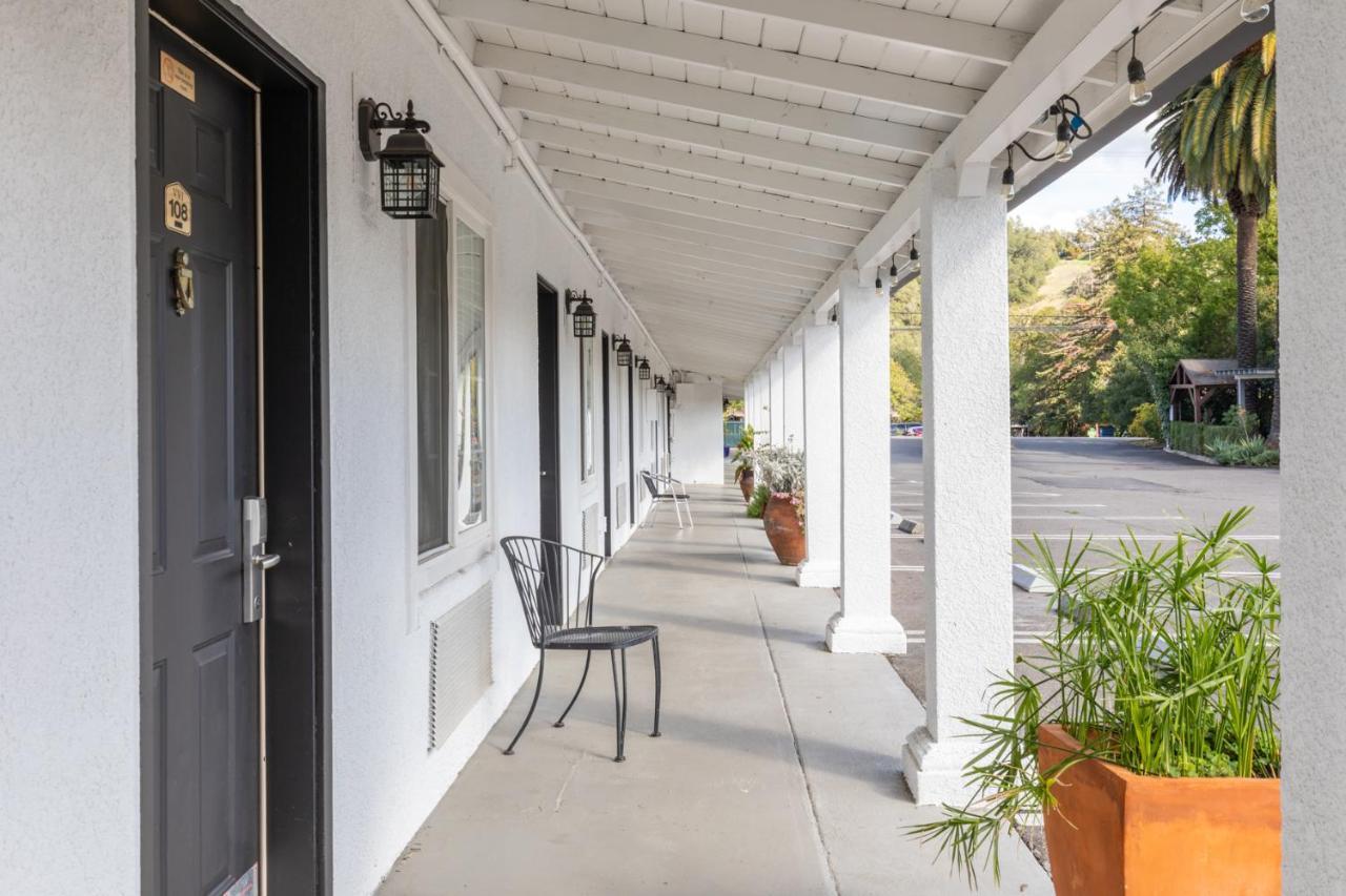 Vineyard Valley Inn Cloverdale Extérieur photo