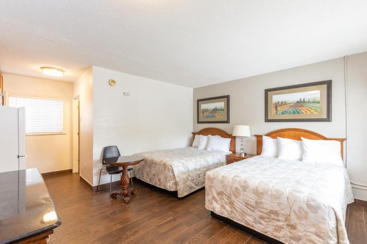 Vineyard Valley Inn Cloverdale Extérieur photo