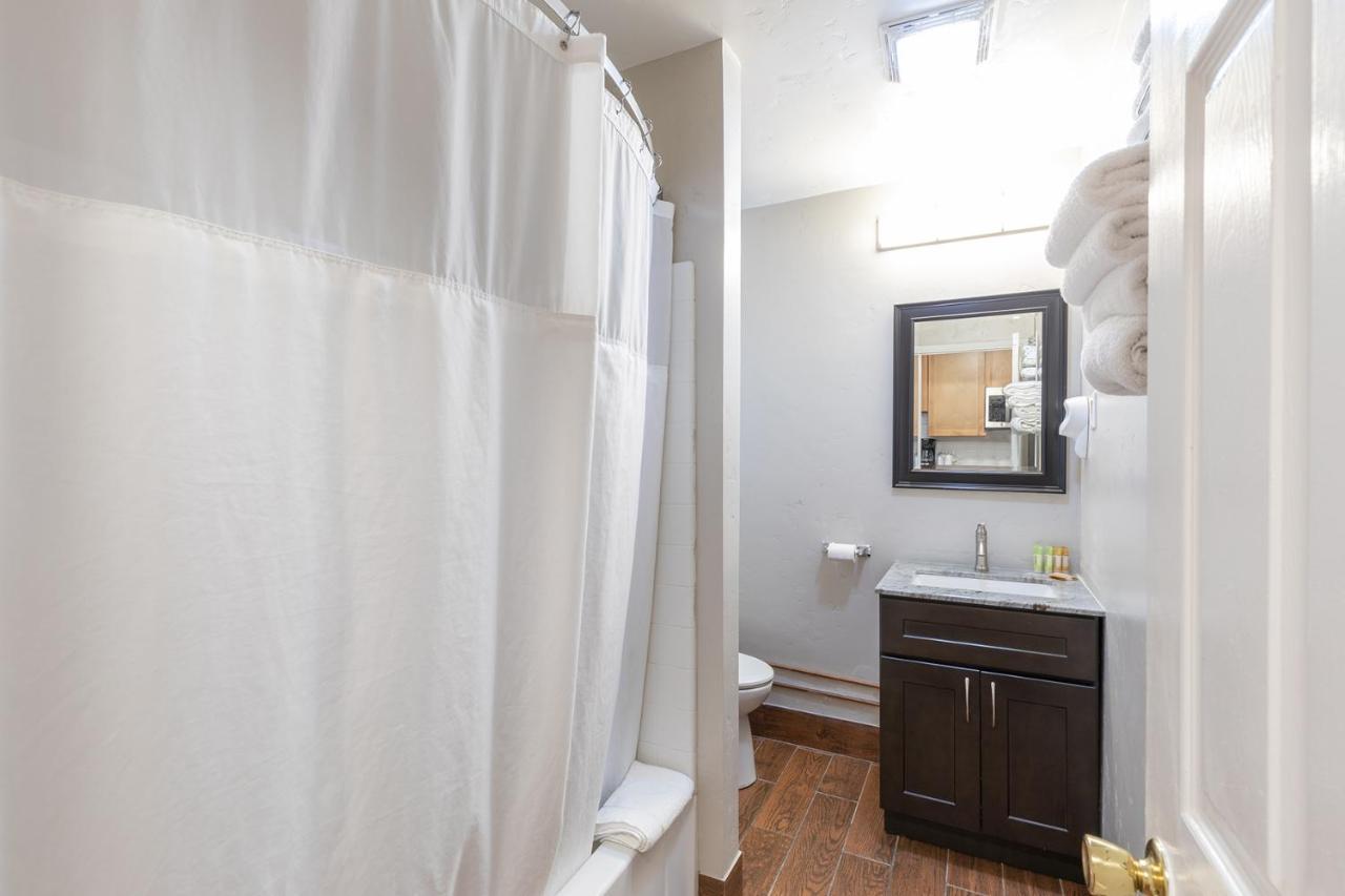 Vineyard Valley Inn Cloverdale Extérieur photo