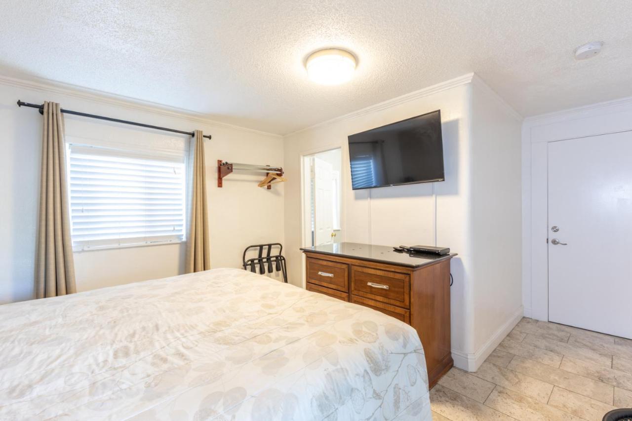Vineyard Valley Inn Cloverdale Extérieur photo