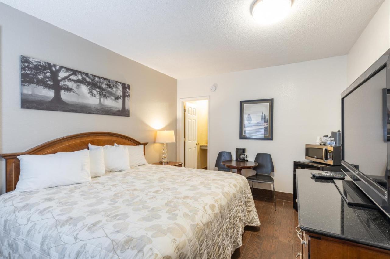 Vineyard Valley Inn Cloverdale Extérieur photo