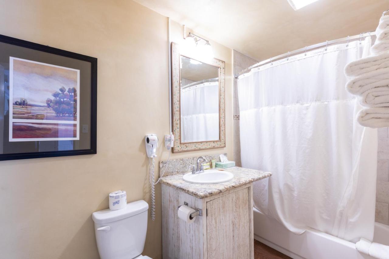 Vineyard Valley Inn Cloverdale Extérieur photo