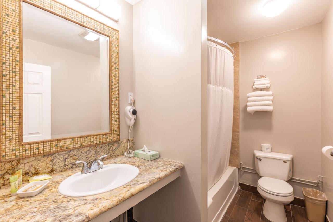 Vineyard Valley Inn Cloverdale Extérieur photo