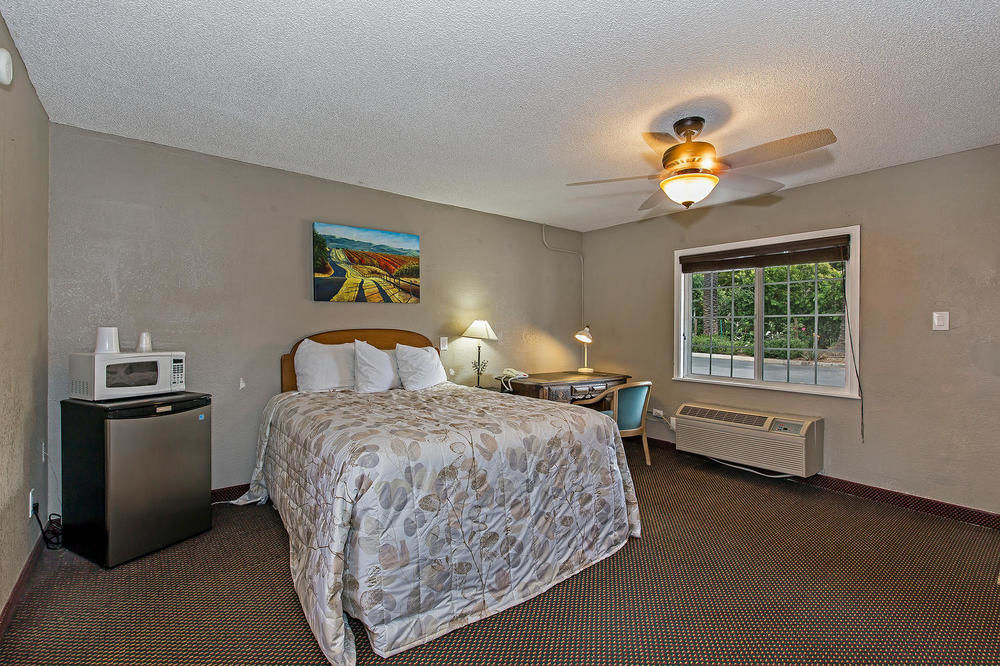 Vineyard Valley Inn Cloverdale Extérieur photo